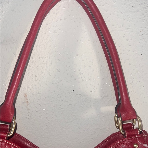 Liz & Co. Chic Red Shoulder Bag - Picture 4 of 6